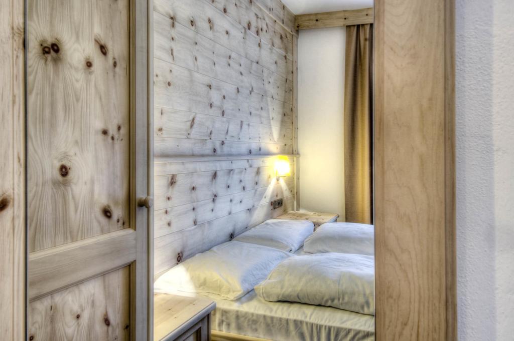 Family And Wellness Residence Ciasa Antersies San Cassiano  Cameră foto