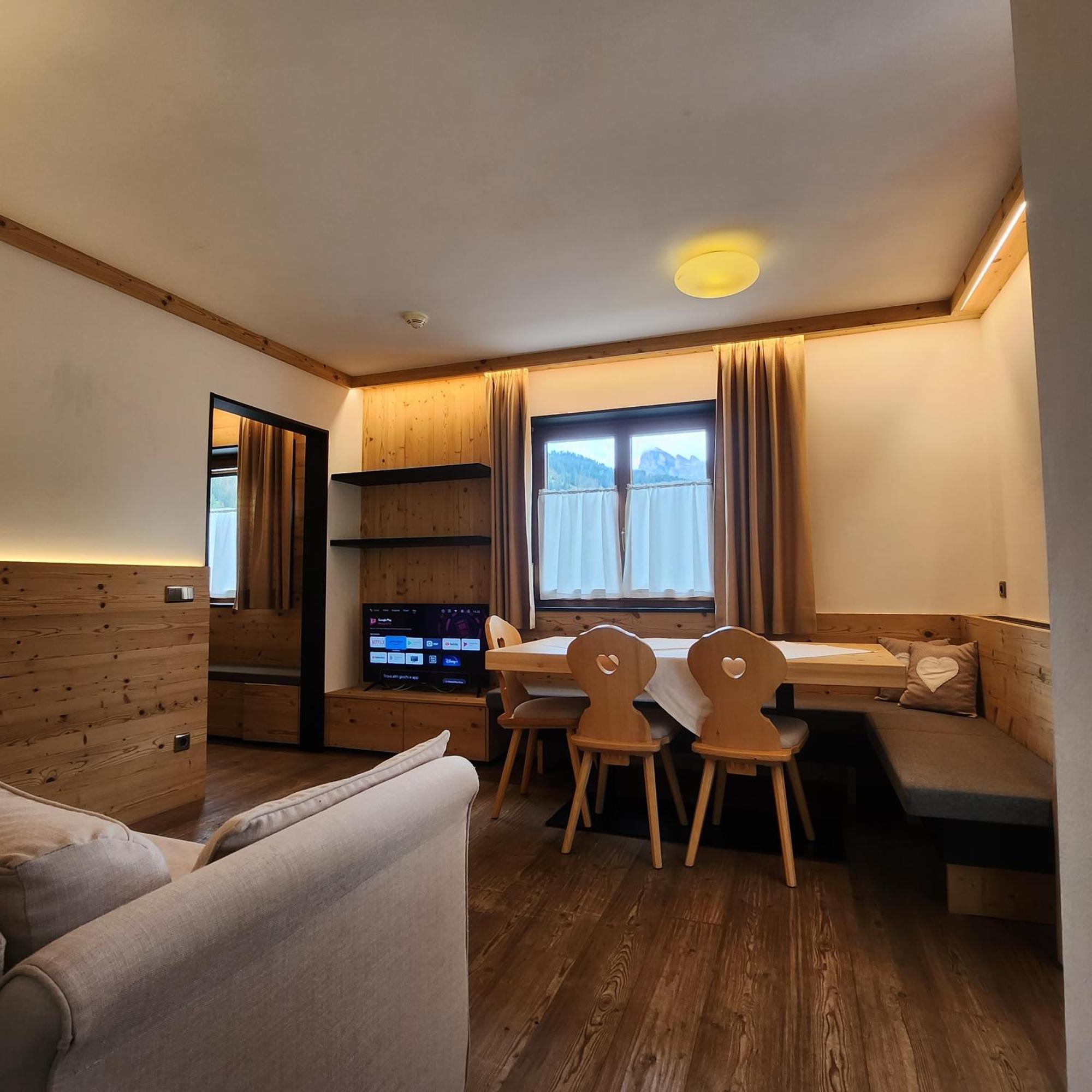 Family And Wellness Residence Ciasa Antersies San Cassiano  Exterior foto